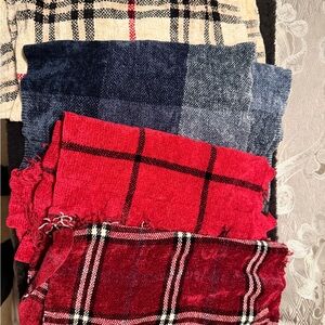 Plaid Patterned Scarves Set